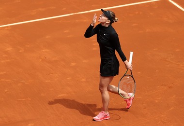 Simona Halep: Este foarte dureros să fiu tratată altfel decât Iga Swiatek şi Jannik Sinner / Fostul lider WTA a povestit pentru The Telegraph toată experienţa prin care a trecut