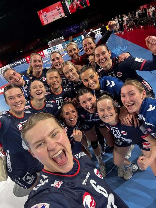 Handbal feminin: Norvegia – Danemarca, în finala Campionatului European; Suedia, locul 5