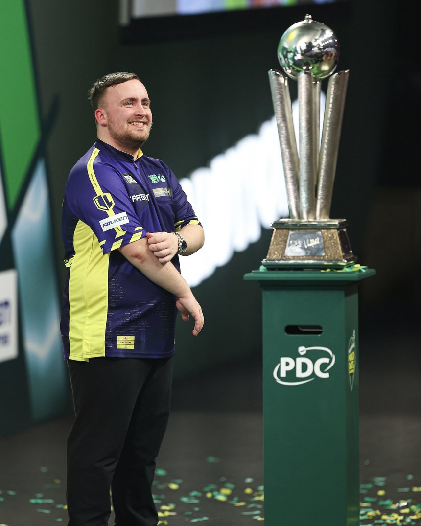 „Băiatul devine rege": presa britanică îl sărbătoreşte pe Luke Littler, devenit campion mondial la darts la doar 17 ani - FOTO, VIDEO