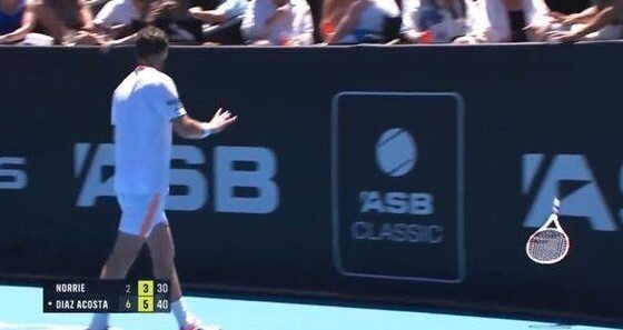 Tenis: Cameron Norrie a lovit o spectatoare după ce a aruncat racheta în timpul unui meci la Auckland - VIDEO