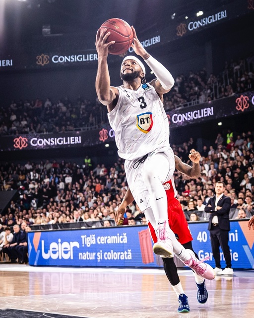 Baschet masculin: U BT Cluj, victorie preţioasă în deplasare cu Umana Reyer Veneţia, în BKT EuroCup
