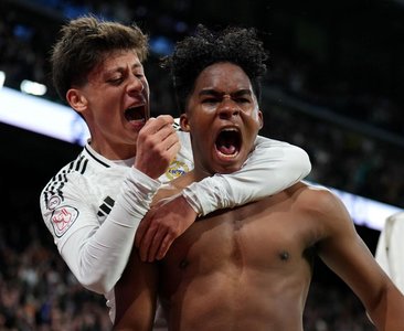 Cupa Spaniei: Real Madrid completează tabloul sferturilor. Madrilenii au învins după prelungiri Celta Vigo, scor 5-2. Ei au condus cu 2-0 şi au fost egalaţi în minutul 90+1