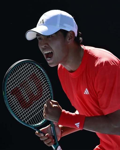 Australian Open: Final de aventură pentru tânărul american Tien, eliminat în optimi de italianul Sonego / Monfils a abandonat în setul 4 cu Shelton