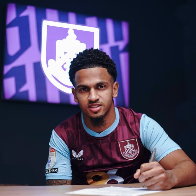 Transferul lui Marcus Edwards la Burnley, oficializat printr-o scenă din „Friends"  - VIDEO 