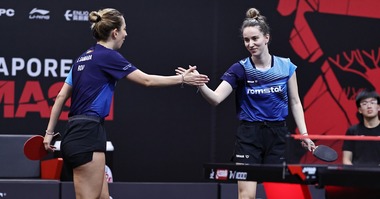 Tenis de masă: Prima medalie pentru România la Singapore Smash 2025 – Duel între românce în sferturi