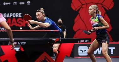 Tenis de masă: Bernadette Szocs şi-a asigurat cel puţin medalia de bronz la dublu, la Singapore Smash / Ea şi Sofia Polcanova au trecut de perechea Samara/Dragoman