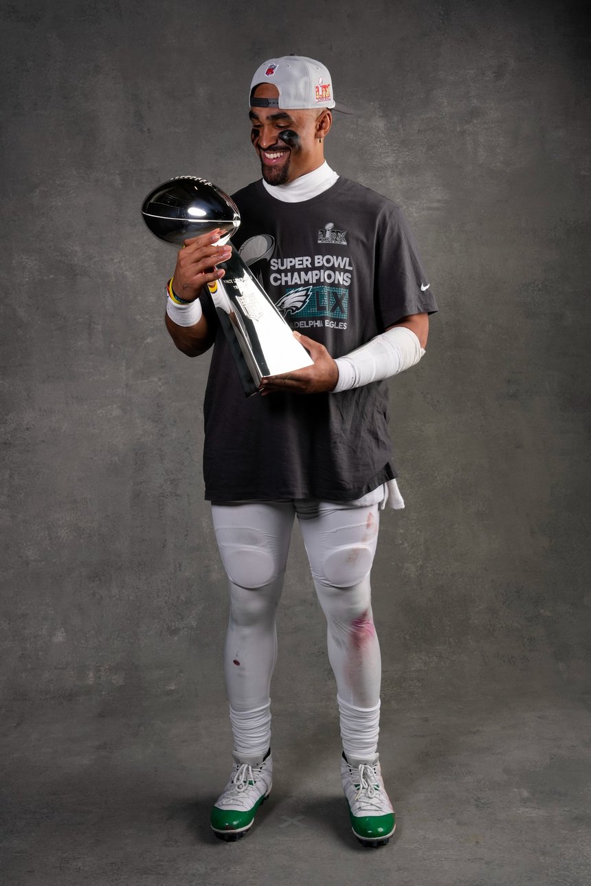 Jalen Hurts (Philadelphia Eagles) a fost desemnat MVP al Super Bowl - VIDEO