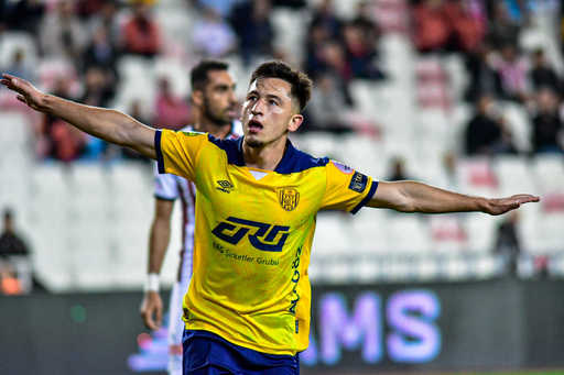 Serie B: Românii de la Pisa, un gol şi un autogol la meciul cu Juve Stabia
