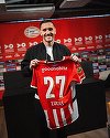 Atacantul Lucas Perez se teme de avion. El a mers 1.700 de kilometri cu maşina pentru a semna cu PSV Eindhoven