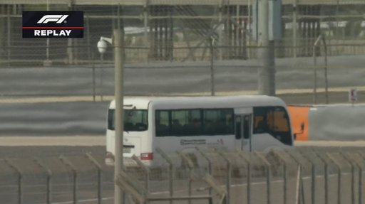 Formula 1: Un autobuz a intrat pe pistă în timpul testelor din Bahrain şi a provocat întreruperea sesiunii