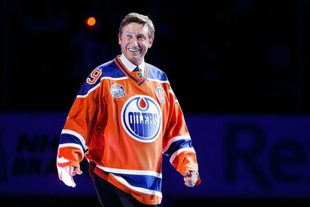 Legenda canadiană a hocheiului pe gheaţă Wayne Gretzky, criticat pentru sprijinul faţă de Donald Trump