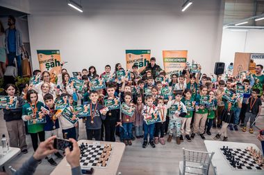 Educaţie prin şah, programul FR Şah a adus în februarie şahul în nouă oraşe din ţară şi a implicat peste peste 500 de copii