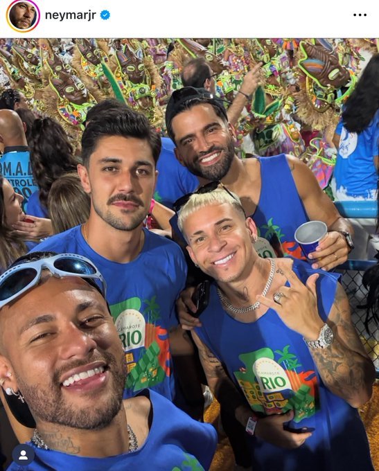 Neymar, criticat în Brazilia după ce s-a dus la carnavalul de la Rio, deşi este accidentat