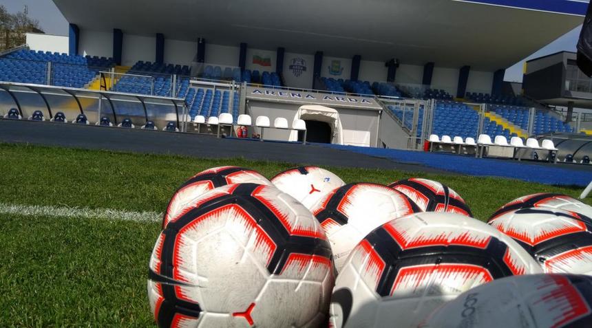 Un club bulgar a ţinut un minut de reculegere pentru un fost jucător. Dar acesta este încă în viaţă