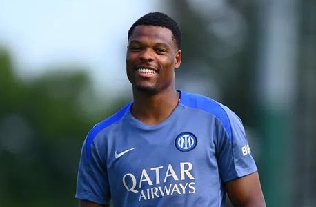 Fundaşul Denzel Dumfries nu va juca pentru Ţările de Jos în sferturile Ligii Naţiunilor cu Spania
