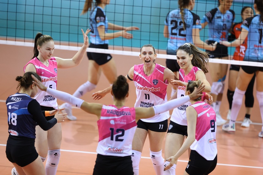 Volei feminin: CSO Voluntari învinge Dinamo Bucureşti în semifinalele Diviziei A şi egalează la general