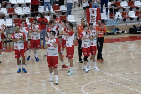 Handbal masculin: Dinamo Bucureşti – SC Magdeburg, scor 26-30, în turul optimilor Ligii Campionilor