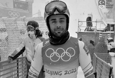 Turcia: Schiorul olimpic Berkin Usta a murit la doar 24 de ani, într-un incendiu la un hotel
