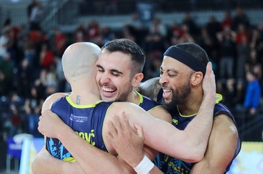 Baschet masculin: CSU Sibiu, victorie şi cu CSO Voluntari, după ce a trecut de campioana U BT Cluj şi vicecampioana CSM Oradea