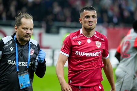 Jucătorul dinamovist Astrit Selmani a suferit o comoţie la meciul cu FCSB: Starea sa de sănătate este stabilă