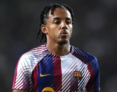 FC Barcelona poate „visa la cvadruplă”, afirmă Kounde, după calificarea catalanilor în finala Cupei Spaniei