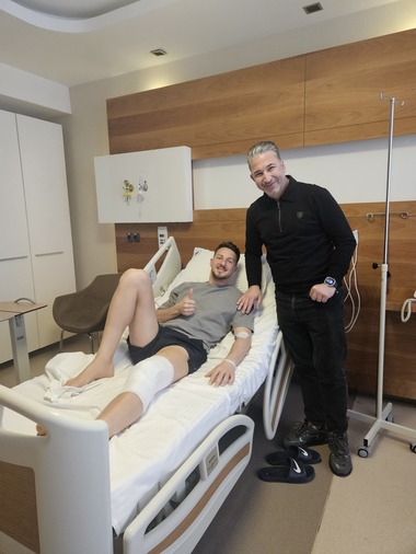 Superliga: Lucian Dumitriu (Petrolul) a fost operat în Turcia la genunchiul stâng