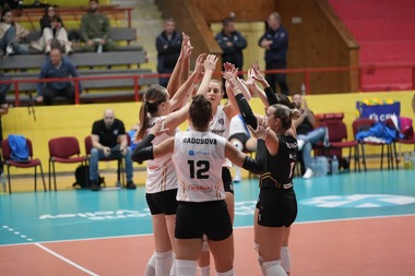 Volei feminin: Volei Alba Blaj pierde cu campioana CSO Voluntari în primul meci al finalei Diviziei A