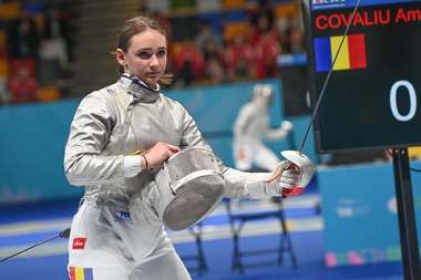 Amalia Covaliu, campioană mondială la sabie cadete. Aurul ei vine a doua zi după argintul fratelui ei Vlad, în proba de sabie juniori