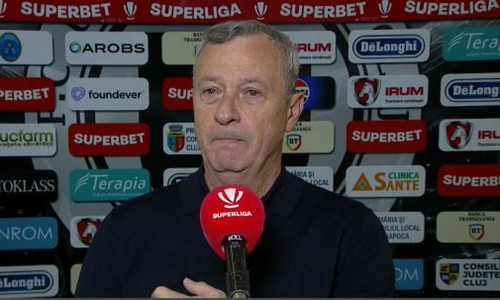 Mircea Rednic împlineşte 63 de ani. Ce surpriză i-au făcut jucătorii de la UTA Arad - VIDEO