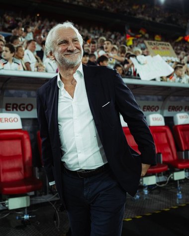 Rudi Völler şi-a prelungit contractul de director sportiv al naţionalei Germaniei