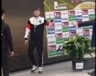„Fără fotografii cu teroriştii”. Un karateka ucrainean în vârstă de 13 ani a refuzat să se urce pe podium alături de un rus - VIDEO