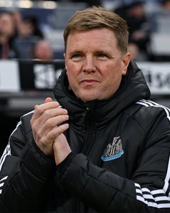 Jucătorii de la Newcastle i-au dedicat victoria din meciul cu Manchester United  antrenorului Eddie Howe, aflat în spital