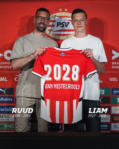 Fiul lui Ruud Van Nistelrooy a semnat primul contract profesionist cu PSV până în 2028