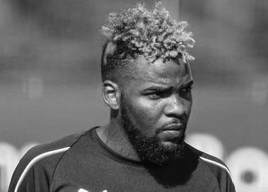 Echipa lui Boupendza a disputat un meci de campionat la câteva ore după decesul fotbalistului. Poliţia a exclus orice pistă de natură penală în cazul morţii fostului jucător al Rapidului - VIDEO