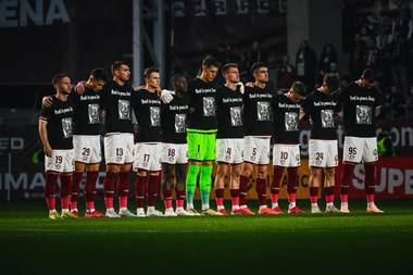 Superliga: FC Rapid, 0-2 acasă cu Universitatea Cluj / Omagiu pentru Boupendza