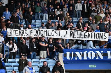 Leicester City a retrogradat din Premier League după un sezon dezastruos în care jucătorii au chefuit după demiterea antrenorului