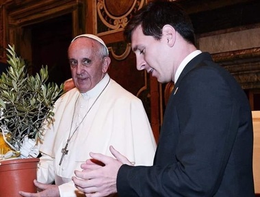 Decesul Papei Francisc -  "Îţi mulţumim pentru că ai făcut lumea un loc mai bun". Messi, Buffon, Zanetti... Lumea fotbalului, marcată de trecerea în nefiinţă a Suveranului Pontif