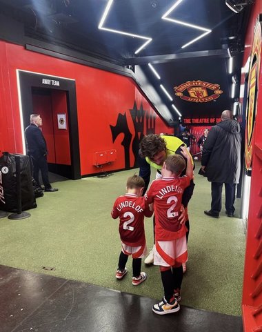 Victor Lindelof (Manchester United) a plecat de pe stadion la pauza meciului cu Olympique Lyon, pentru a fi alături de fiul său care şi-a spart capul