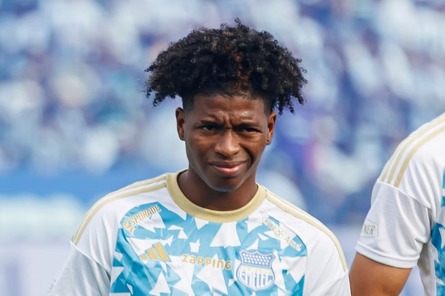 Soţia şi copilul fotbalistului ecuadorian Jackson Rodríguez, răpiţi în timpul unei spargeri / Jucătorul s-a ascuns sub pat Soţia şi copilul fotbalistului ecuadorian Jackson Rodríguez, răpiţi în timpul unei spargeri / Jucătorul s-a ascuns sub pat