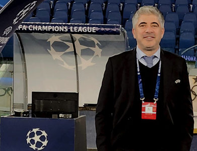 Alexandru Deaconu, observator de arbitri la meciul FC Barcelona - Inter Milano, din semifinalele Ligii Campionilor