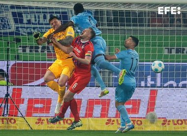 Bundesliga: Portarul echipei Heidenheim, Kevin Muller, a suferit o comoţie cerebrală la meciul cu VfL Bochum
