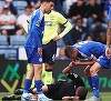 Arbitrul David Webb, înlocuit din cauza unei răni la cap, la debutul său în Premier League. Vardy i-a folosit fluierul pentru a cere ajutor