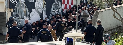 Croaţia: Peste 160 de suporteri au fost arestaţi cu ocazia derbiului Hajduk Split şi Dinamo Zagreb - VIDEO