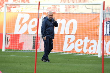 Cupa României: Dan Petrescu - Degeaba ajungi într-o finală dacă nu o câştigi