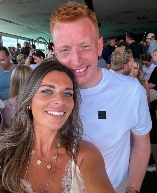Will Still va părăsi echipa RC Lens. El vrea să fie mai aproape de partenera sa, Emma Saunders, aflată în Anglia