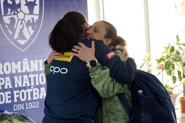 Căpitanul naţionalei feminine, Florentina Olar, şi mijlocaşul Ioana Bortan şi-au anunţat retragerea de la echipa naţională