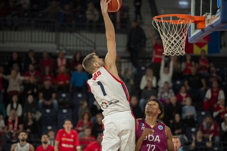 Baschet masculin: CSM Oradea – CSO Voluntari, 1-1 la general, în semifinalele Ligii Naţionale