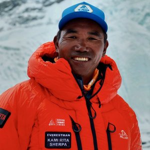 Alpinistul nepalez Kami Rita a escaladat Everestul pentru a 31-a oară, un record