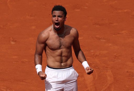 Roland Garros: Zverev, în turul trei după ce a supravieţuit unei avalanşe de drop shot-uri ale lui De Jong / Sinner pune capăt carierei lui Gasquet / Meci epic pentru Fils