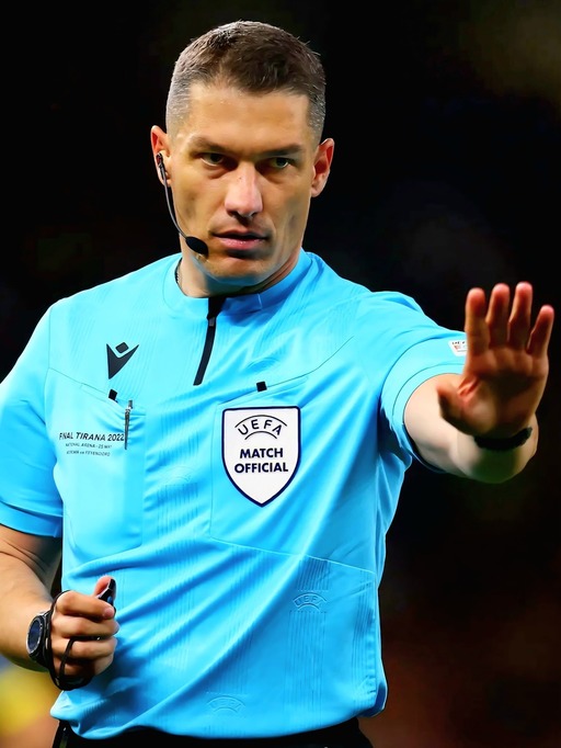 PSG, câştigătoarea Ligii Campionilor: Ciprian Marica – Mândru de Istvan Kovacs. Faptul că nu a prelungit agonia la 5-0 pentru adversar îl înnobilează 